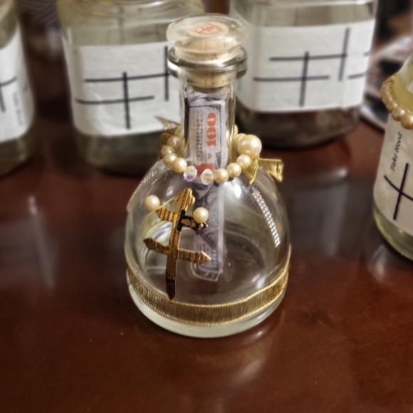 Banks - Picture 2 of 3